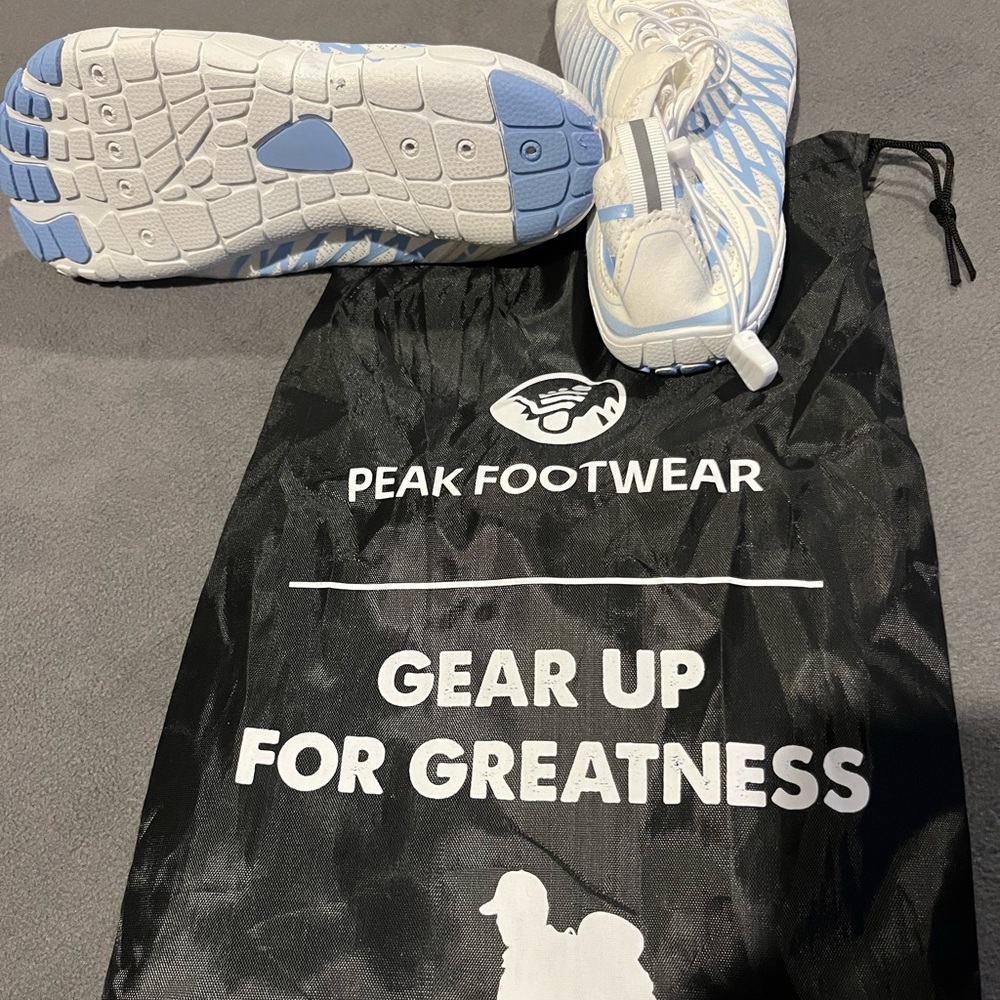 Women’s barefoot sneakers
